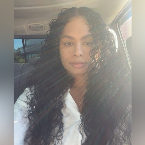 Meet your Posher, Alexis - Picture 1 of 1